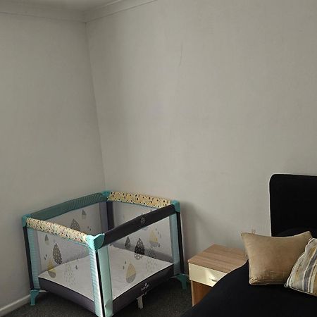 Apartamento 3 Bed House Central Luton London Luton Airport Parking Exterior foto