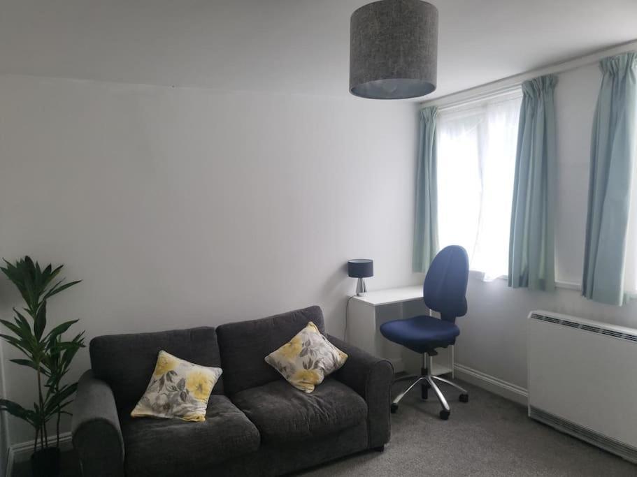 Apartamento 3 Bed House Central Luton London Luton Airport Parking Exterior foto