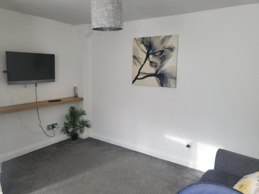 Apartamento 3 Bed House Central Luton London Luton Airport Parking Exterior foto