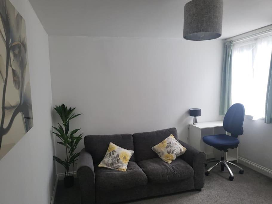 Apartamento 3 Bed House Central Luton London Luton Airport Parking Exterior foto