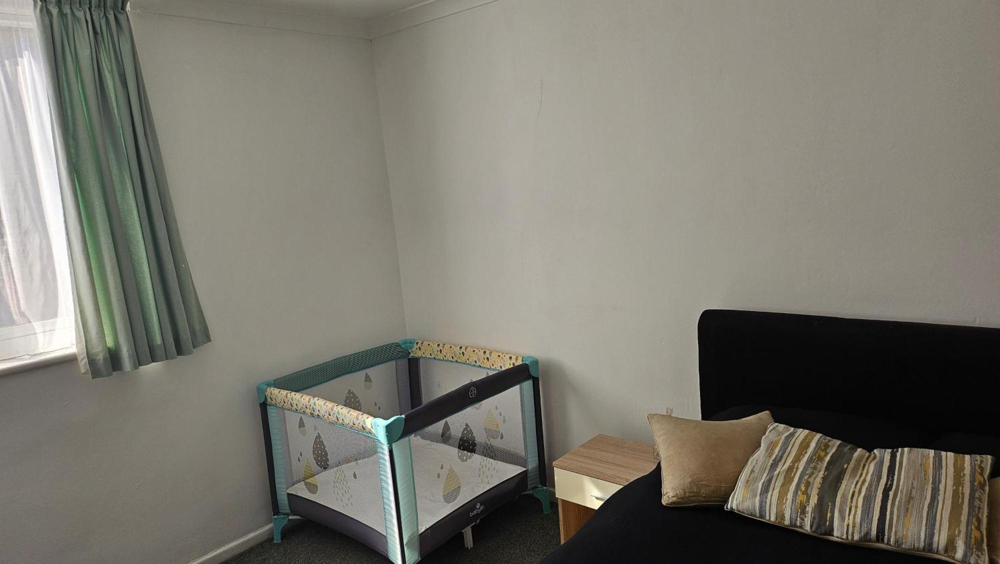 Apartamento 3 Bed House Central Luton London Luton Airport Parking Exterior foto